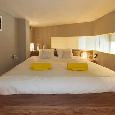 Petit Astoria - The Design