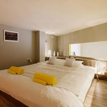 Petit Astoria - The Design