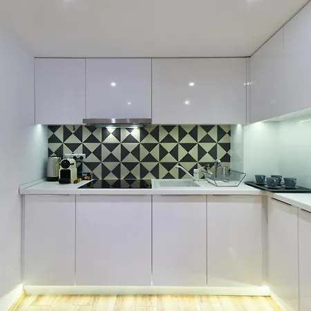 Petit Astoria - The Design