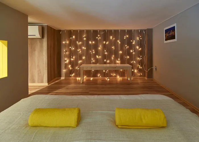 Petit Astoria - The Design *